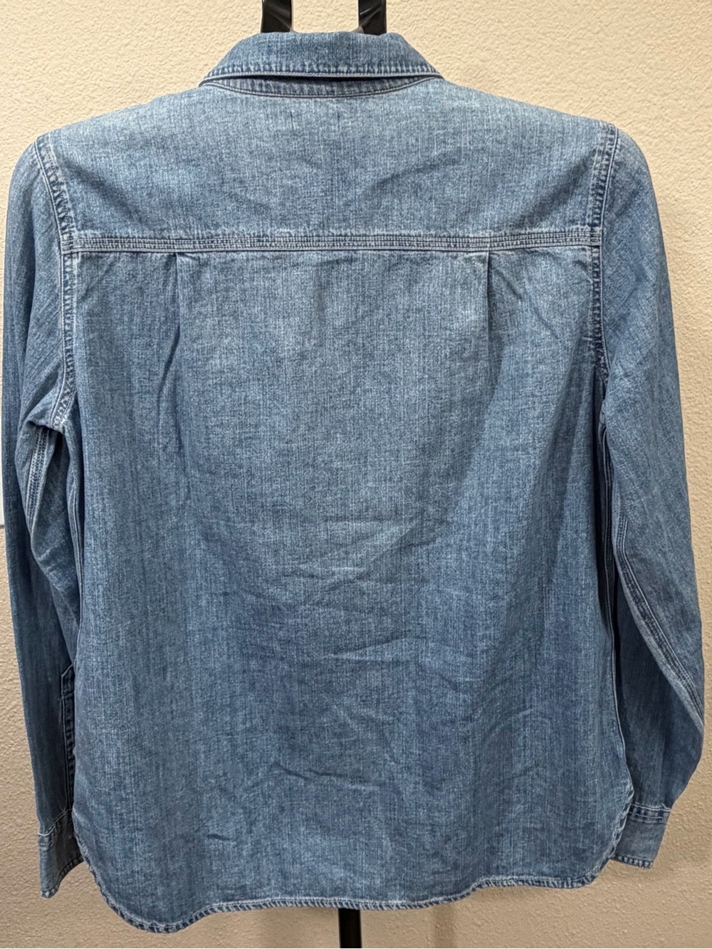 J.Crew 100% Cotton Chambray Button Down Shirt | Coastal Grandma Western Chic 10 - Picture 7 of 11